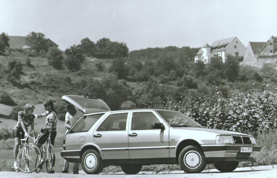  Lancia Thema 1984 года  (фото 5 из 26)